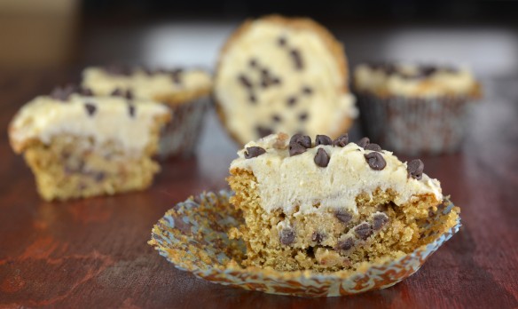 {Cookie Dough Stuffed} Brown Sugar Cupcakes