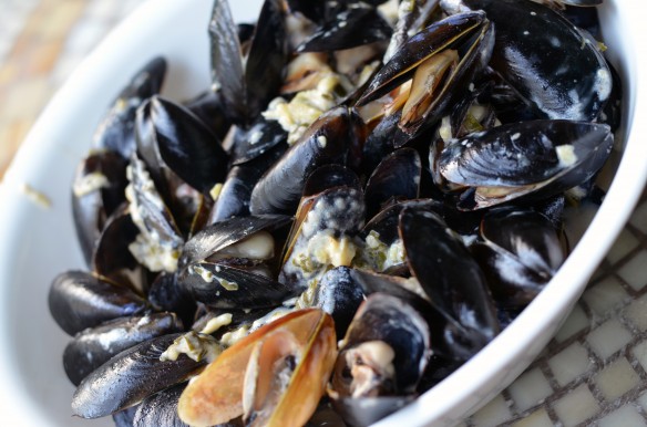 Spicy Coconut Mussels