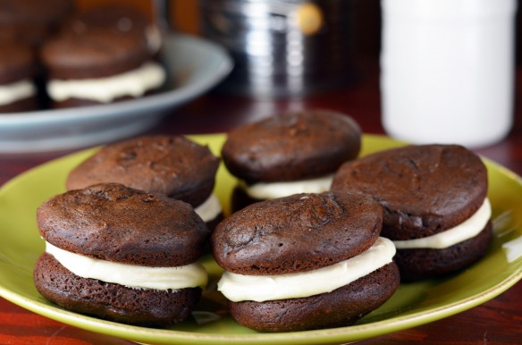 Chocolate Peppermint Whoopie Pies