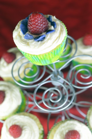 Champagne Cupcakes with Raspberry Filling