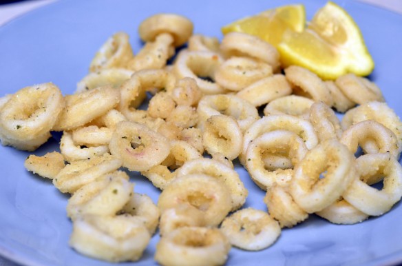 Lightly Fried Calamari with Spicy Aioli