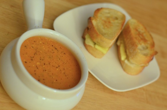 Creamy Tomato Gorgonzola Soup (with Greek Yogurt)