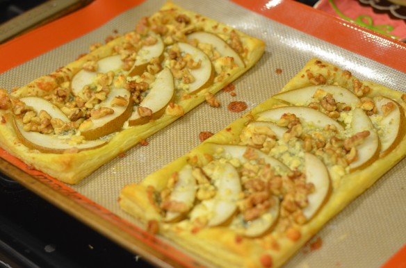 Pear, Walnut & Blue Cheese Puff Pastry Pizza